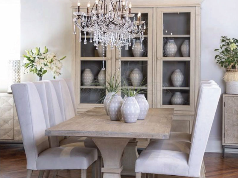 Dovetail Traditional Chandeliers